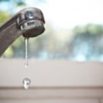Fuite d’eau robinet, que faire ?