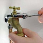 Fuite d’eau robinet : réparation des joints