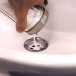 Les bons gestes pour éviter les bouchons de drains