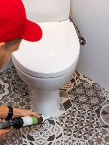 Installation WC par des professionnels du métier
